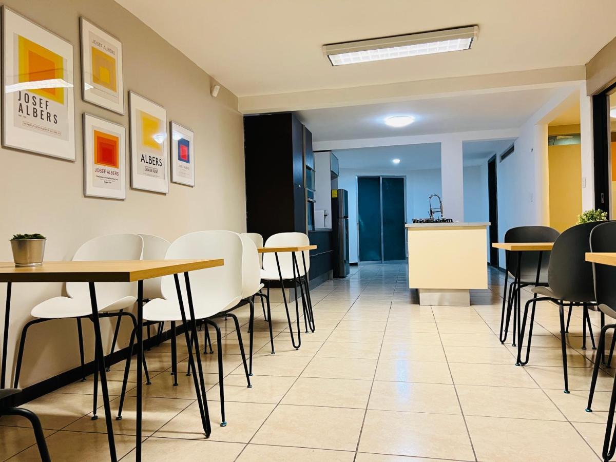 Suites Bauhaus Casa Blanca La Corregidora Buitenkant foto